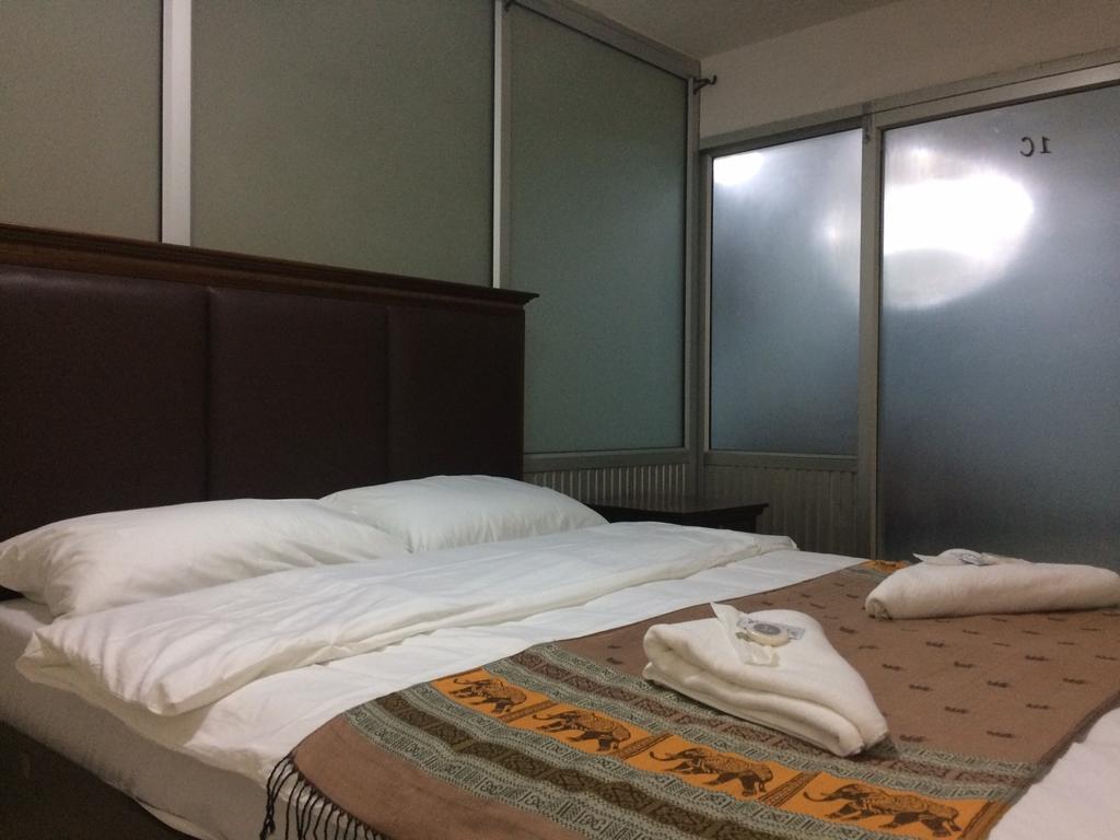 Jeesnail Guesthouse 曼谷 外观 照片